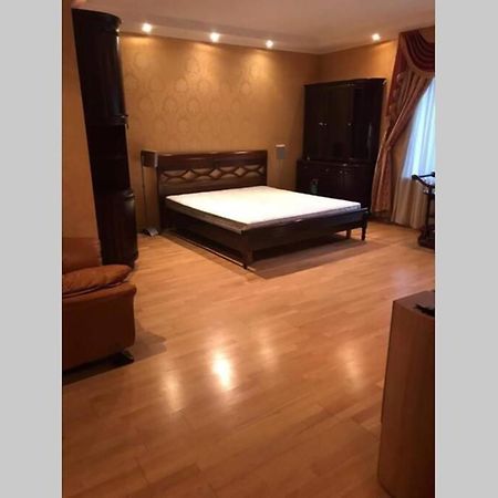 One Bedroom Kreschatik Str 4 Киев Экстерьер фото