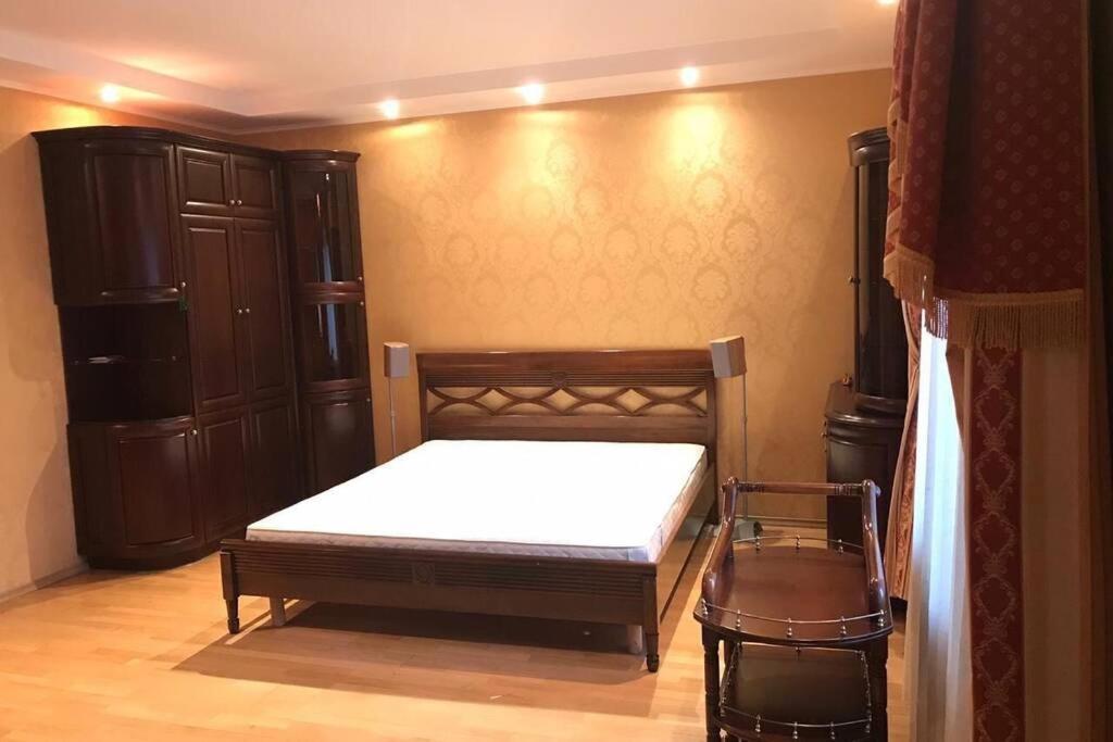 One Bedroom Kreschatik Str 4 Киев Экстерьер фото