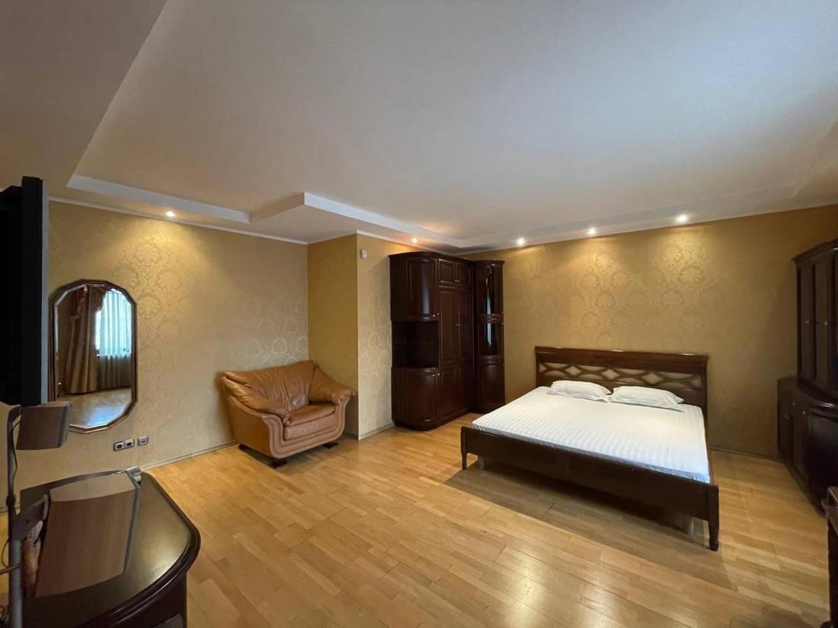 One Bedroom Kreschatik Str 4 Киев Экстерьер фото