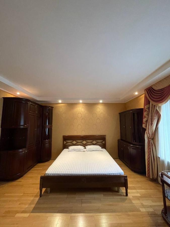 One Bedroom Kreschatik Str 4 Киев Экстерьер фото