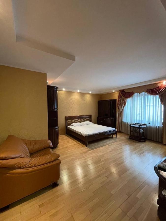 One Bedroom Kreschatik Str 4 Киев Экстерьер фото
